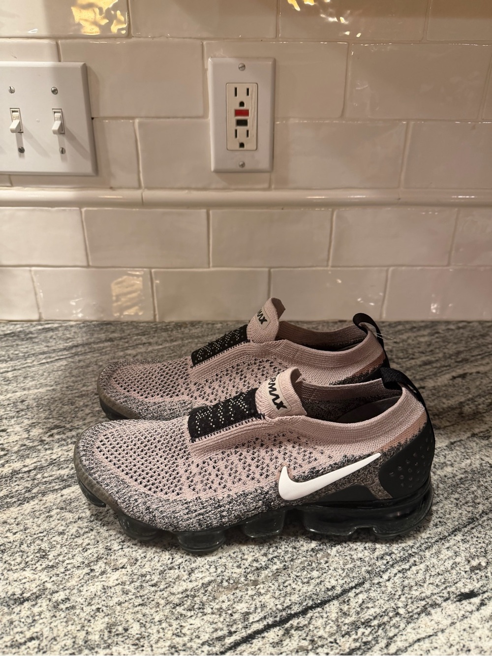 Women’s Nike VaporMax Moc 2 Moon Particle AJ6599-202 Size 8 - Picture 3 of 10